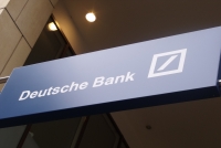 Auch die Deutsche Bank steht auf dem Prüfstand der Ratingagentur Moody's. Foto: Elliott Brown/Flickr.