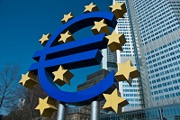 Die EZB will gemeinsam mit den Euro-Ländern ein Konzept zur direkten Vergabe von ESM-Krediten erarbeiten.