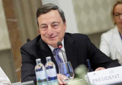 Ezb Zinsentscheid Draghi Bleibt Der Null Treu