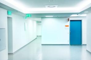 Korridor in Krankenhaus